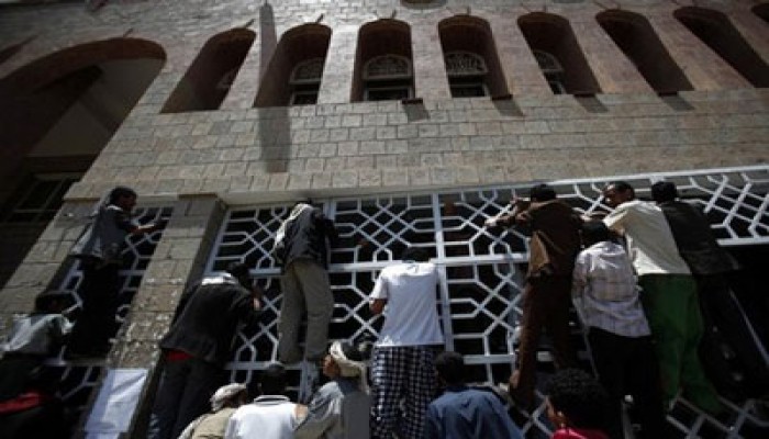 اليمن تواصل التصعيد الثوري لإسقاط الديكتاتور