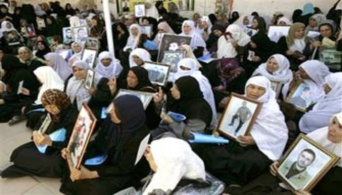 صهاينة يمنعون أهالي الأسرى من زيارة ذويهم