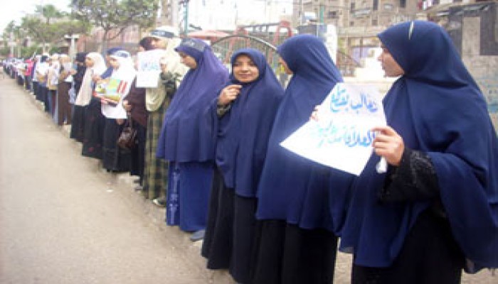 القابضات على الجمر