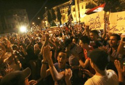 الجيش السوري يقتحم "دير الزور" ومظاهرات ليلية ضد الأسد