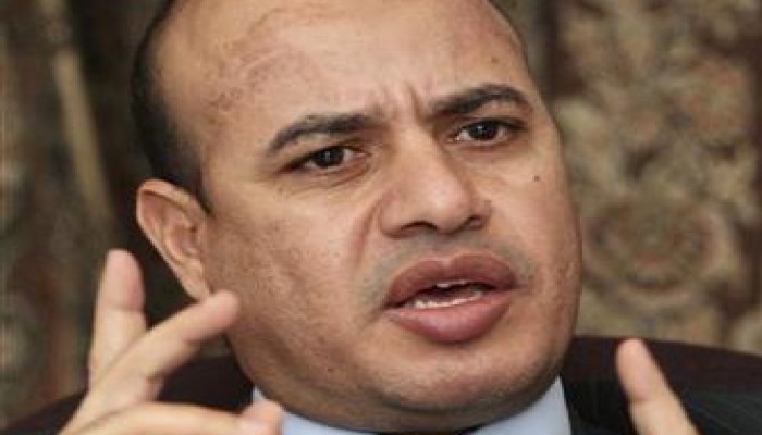 بلاغ للنائب العام ضد تعطيل تصاريح محاكمة المخلوع
