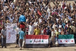 سوريا تحتشد ضد الأسد وترفض الحوار
