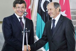 تركيا تجمد أموال نظام القذافي