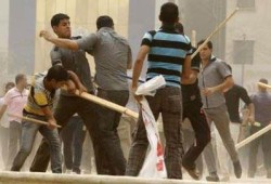 "بلطجية" المالكي يفرقون متظاهري العراق