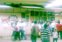 معرض عن الثورة وشهدائها داخل محطة مترو الأنفاق