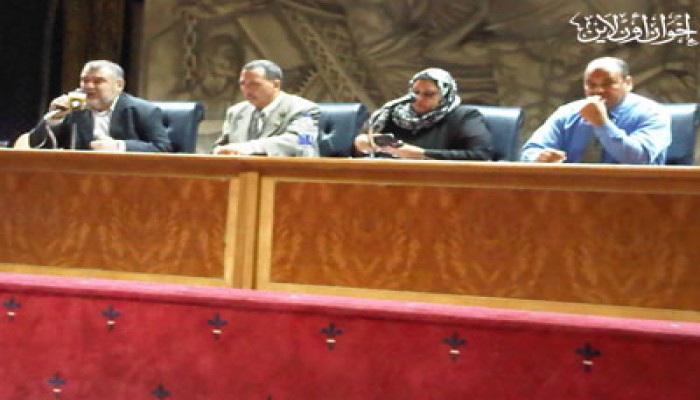 مؤتمر بالصحفيين يطالب بتطهير الجامعات