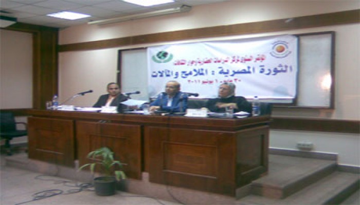 خبراء يحذرون من اختراق الشباب المصري وتجنيده