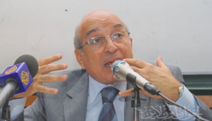 فهمي هويدي يكتب عن: تدليس إعلامي