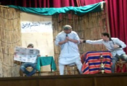 "الشعب يصنع ثورته" أول عرض مسرحي للإخوان بالزقازيق