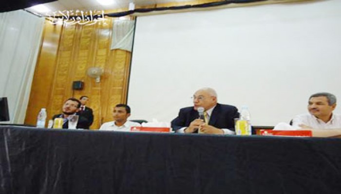 العوا: دعوات بقاء الجيش في السلطة ضد الديمقراطية