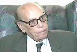 المرشد العام يؤدي واجب العزاء في د. الشكعة