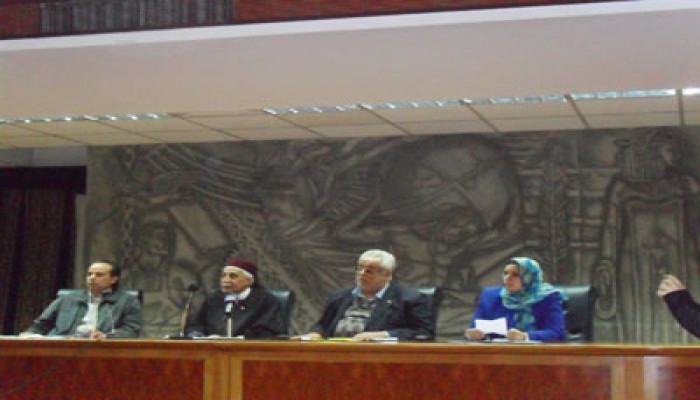 مطالبات بغلق قنوات القذافي على "النايل سات"