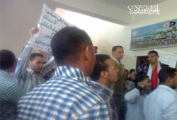 أساتذة وطلاب "خدمة جنوب الوادي" يطالبون بإقالة العميد