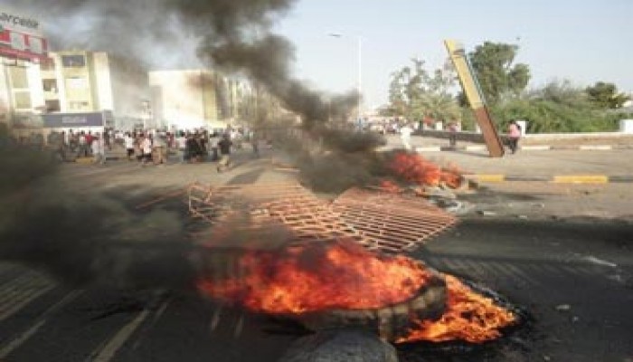 شباب التغيير باليمن يحمِّلون صالح مسئولية جرائم "تعز"