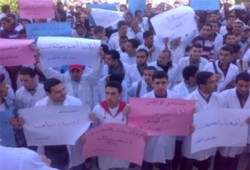 وقفة لطلاب طب الأزهر ووعود بحل مشكلاتهم
