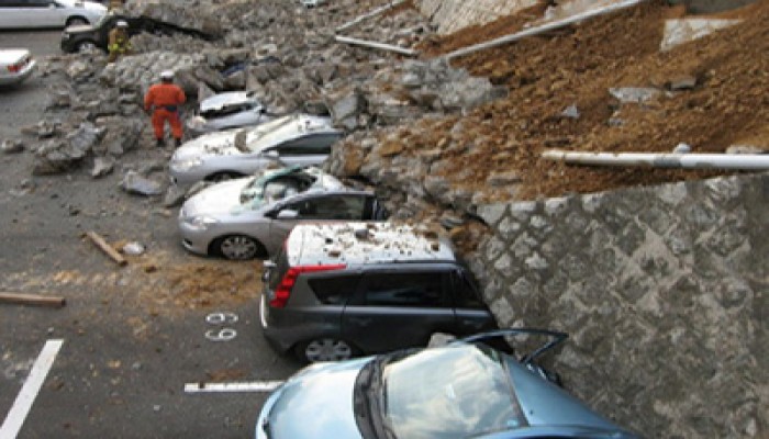 زلزال عنيف يضرب اليابان وتسونامي يجتاح سواحلها