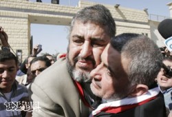 تهنئة الإفراج لخيرت ومالك