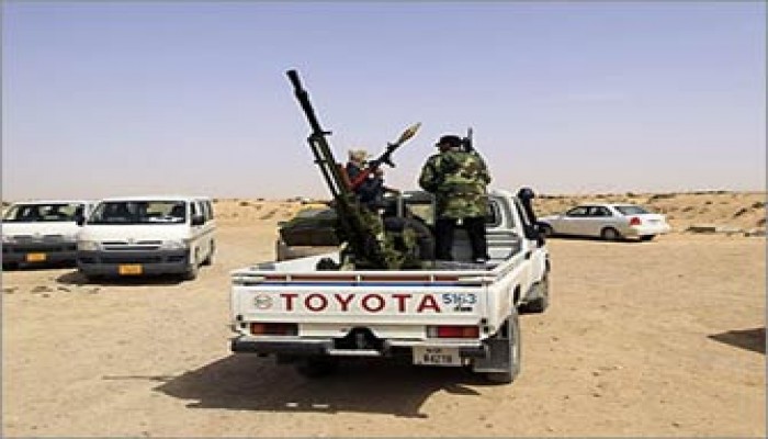 ثوار ليبيا يواصلون التصدي للقذافي ومجزرة بالزاوية