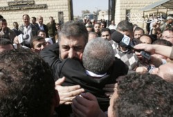 ترحيب سياسي وحقوقي بالإفراج عن الشاطر ومالك