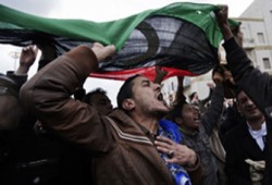 الليبيون يناشدون الإخوان والمعارضة بالخارج الانضمام للثورة
