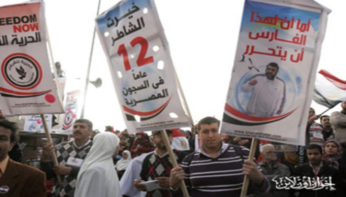الشاطر يتعرض لأزمة قلبية ويضرب عن الزيارات