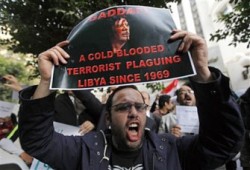 ليبيا: القذافي يرتكب مجزرة بشعة ضدَّ المتظاهرين