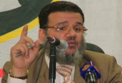 ممدوح إسماعيل يكتب: طاغية الداخلية في سجن طرة!