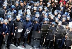 الشرطة التونسية تعاود العنف ضد المتظاهرين!