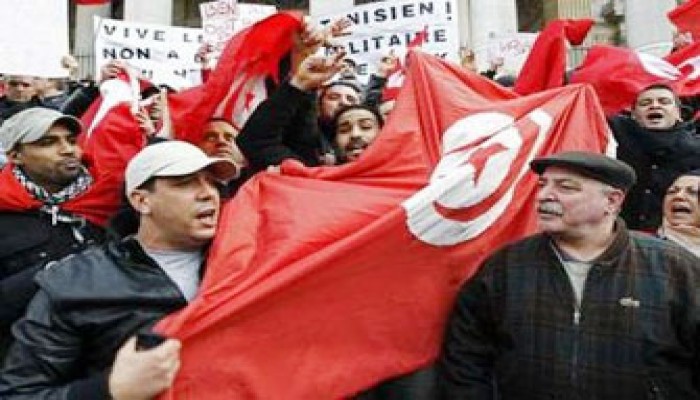 تونس تتظاهر ضد مشاركة حزب "بن علي" في الحكومة