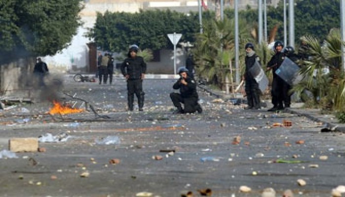 "بن علي" يواصل التصعيد الدموي ضد انتفاضة تونس