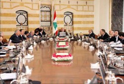 10 وزراء يستقيلون من الحكومة في لبنان