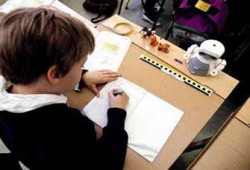 "روشتة" نفسية وغذائية لمذاكرة قبل الامتحان