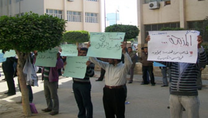 التحقيق مع 84 طالبًا بالزقازيق.. إدارة الجامعة تمارس الإرهاب!