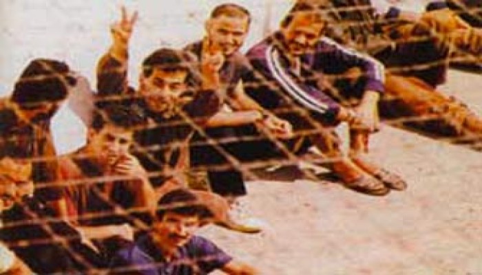1300 أسير فلسطيني مريض بسجون الاحتلال