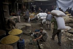 صحف العالم: الموت جوعًا يطارد 14 مليون أفغاني