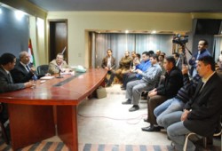 المرشد العام يكرم أسرة تحرير (إخوان أون لاين)