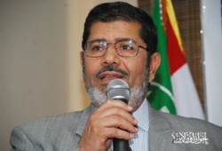 د. مرسي يحذِّر من تقليص القضية الفلسطينية في وقف "الاستيطان"