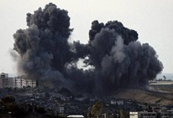 قصف صهيوني لغزة واعتقالات بالضفة