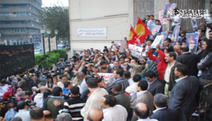 القوى السياسية تتهم "التجمع" بموالاة النظام