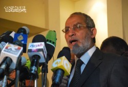 نشطاء الـ"فيس بوك" يشيدون بقرار "مقاطعة الإعادة"