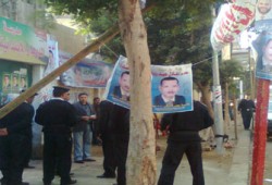 أول القصيدة.. منع المندوبين وعرقلة الناخبين وتسويد البطاقات!!