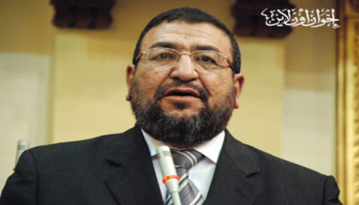 بورسعيد.. الأمن يطلق سراح الشاعر ويحتجز مندوبي الإخوان بالمحافظة!