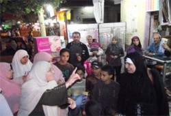 مينا البصل تستقبل بشرى السمني بالورد