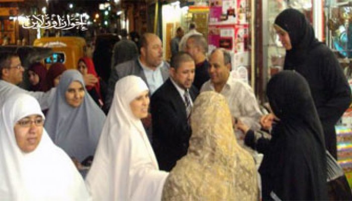 الأمن يطارد مسيرة مرشحة الشرقية في شوارع "أبو حماد"