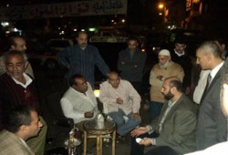 عمرو زكي يواصل جولاته الناجحة بين أهالي القبة