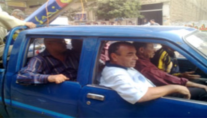 "محليات" الغربية تواصل تمزيقها لافتات الشورة