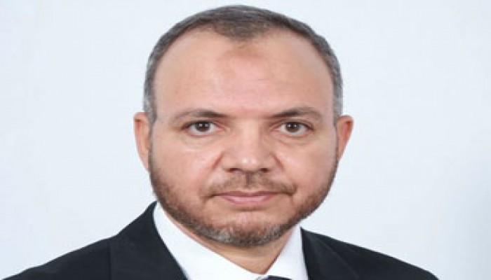 "الوطني" يمزق لافتات شندي ويستولي عليها!