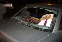 بلطجية مرشح الوطني يحاولون قتل الكتاتني ويحطِّمون سيارته!!