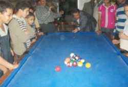 حواس يعد شباب "البدرشين" بالعمل لحل أزمة البطالة