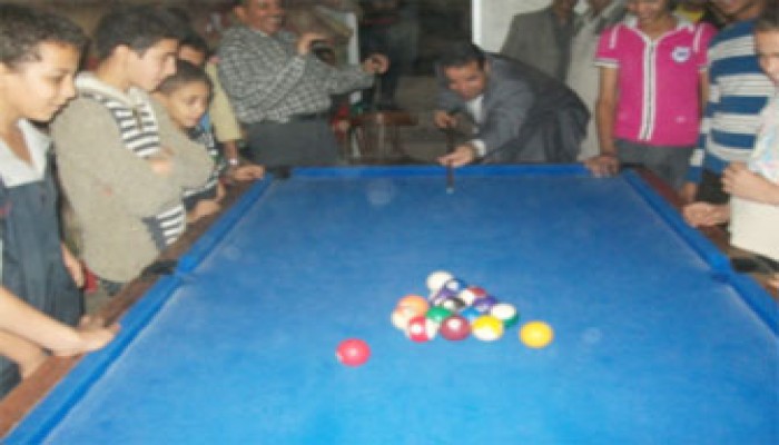 حواس يعد شباب "البدرشين" بالعمل لحل أزمة البطالة